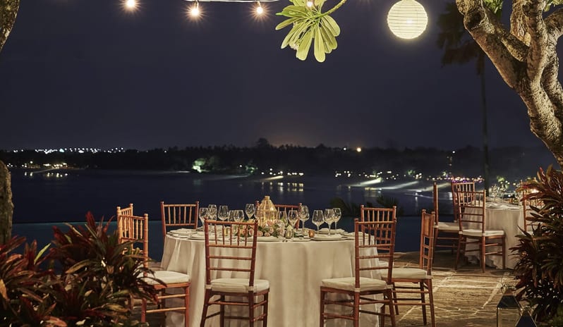 POOL CAFE TERRACE NIGHT